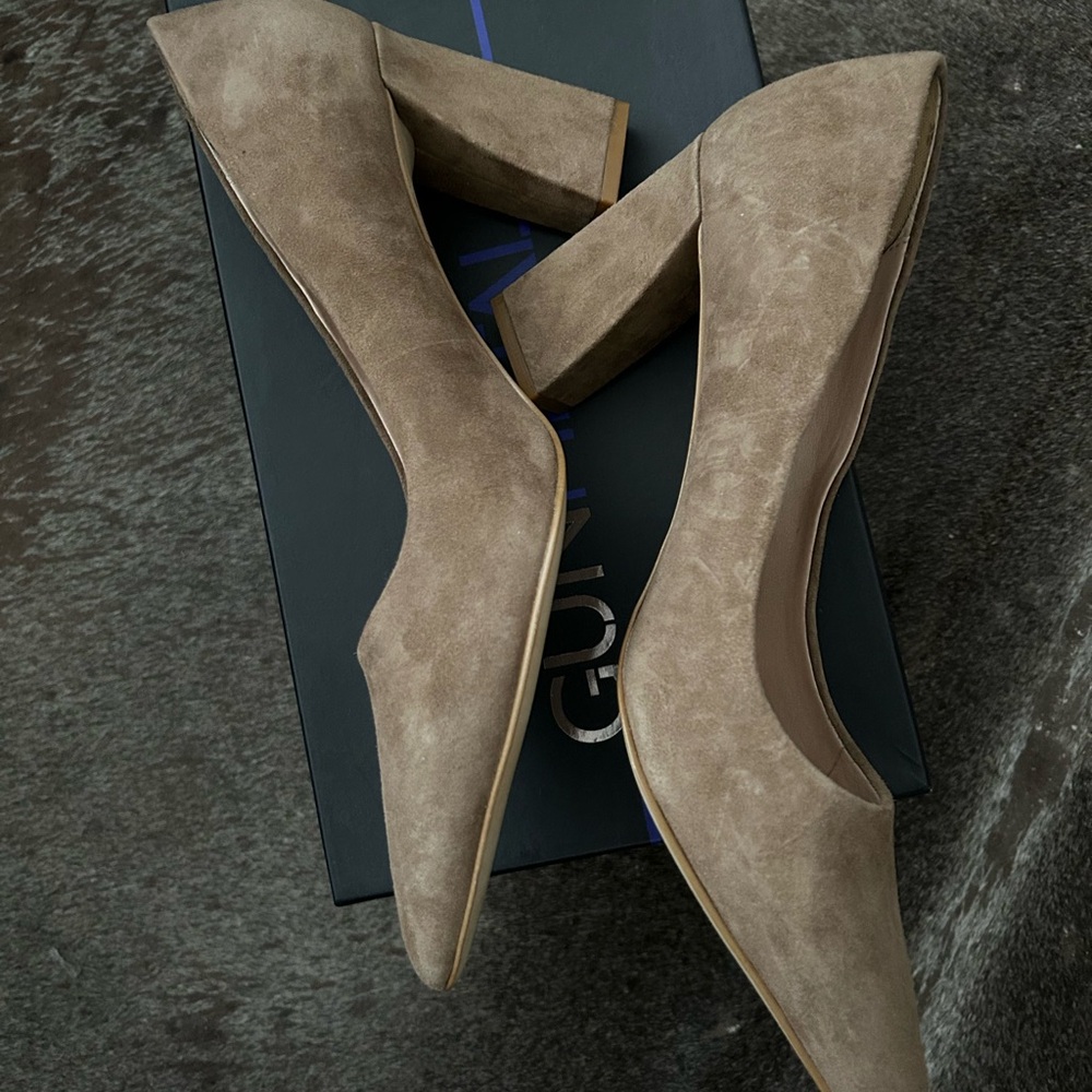 Tan Genuine Suede Heels by Gunmetal - size 8 1/2 - New in Box